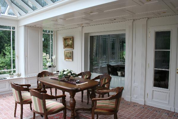 Innenansicht des Wintergartens / Esstisch Innenansicht des Wintergartens / Esstisch